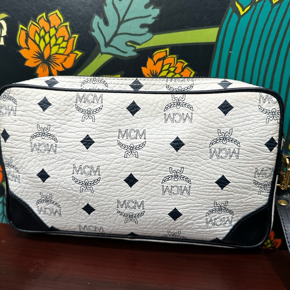 Vintage MCM Made in Germany Visetos Wristlet Pouch – Late 1980s/Early 1990s - Picture 8 of 13